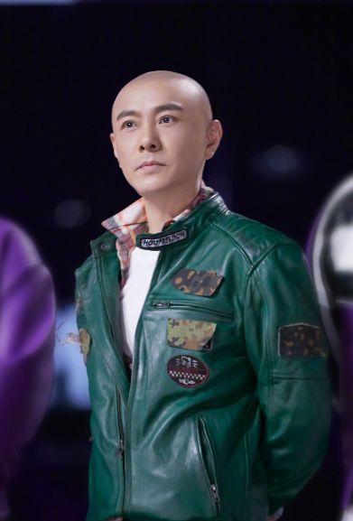 张卫健个人资料简介,从喜剧小生到音乐才子，多才多艺的香港艺人传奇